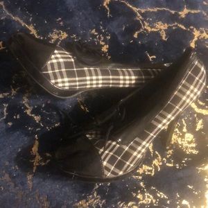 ✨✨Plaid Print Heels ✨✨